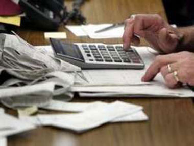 Salaried class gets no relief in I-T slab; cheers for senior citizens
