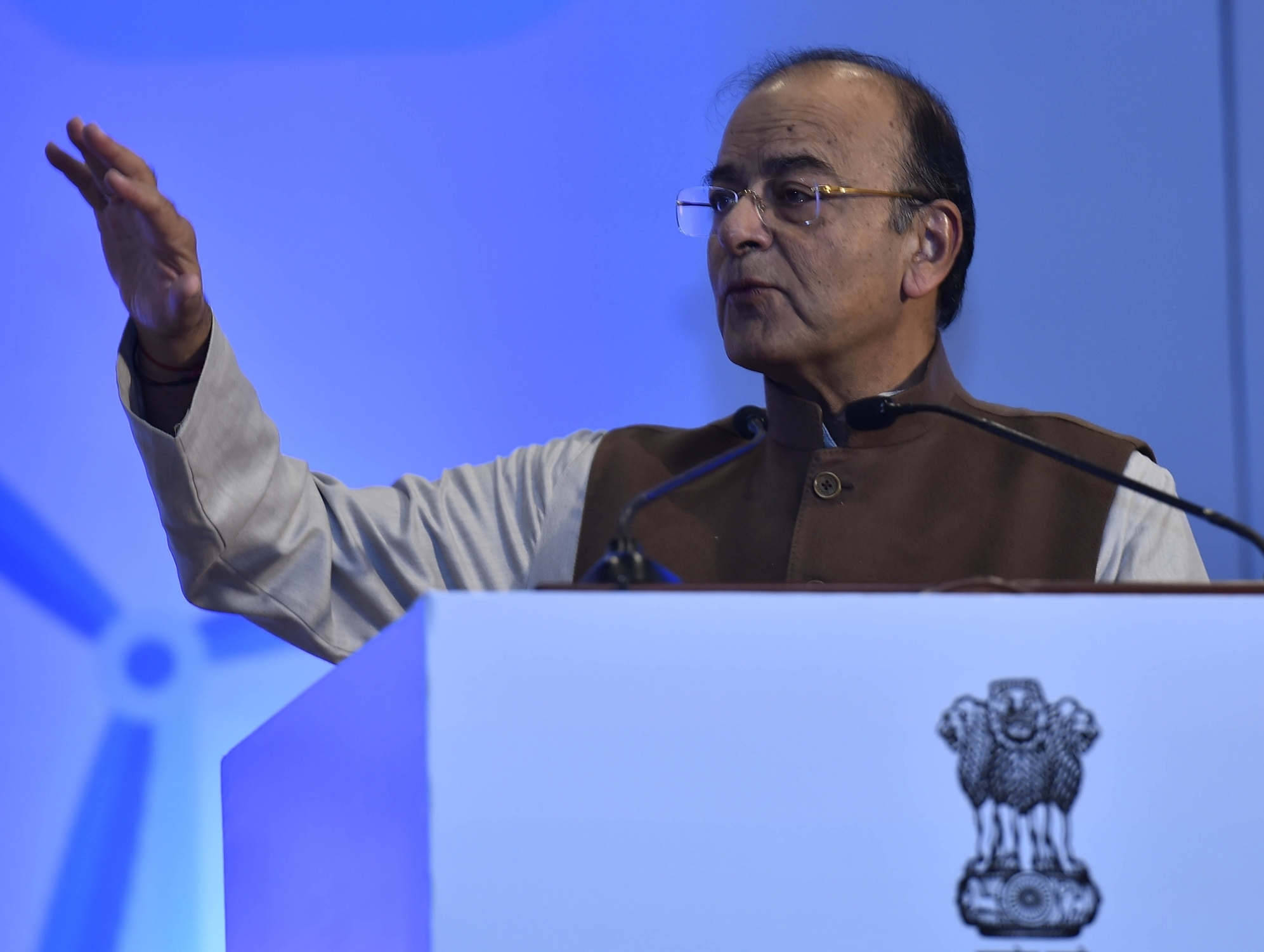 Govt expects to generate Rs 1 lakh crore