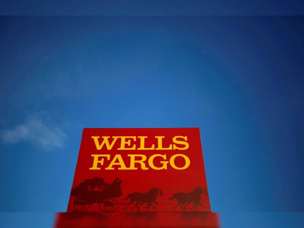 Fed orders Wells Fargo to halt growth over