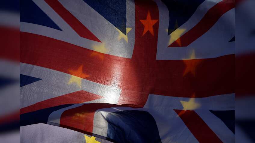 Disorderly Brexit would renew pressure on Britain credit rating: S&P Global
