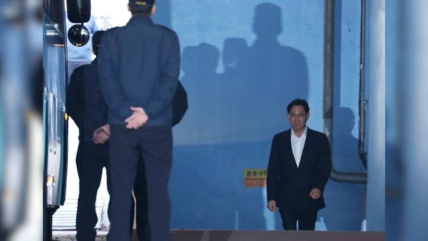 Samsung scion Lee walks free after jail term suspended, faces leadership challenges