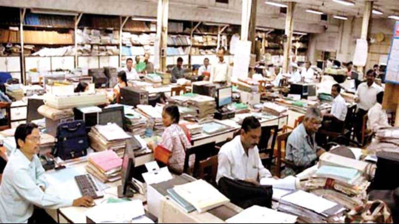 7th Pay Commission: FinMin to begin work on draft proposal of central staff salary | Zee Business