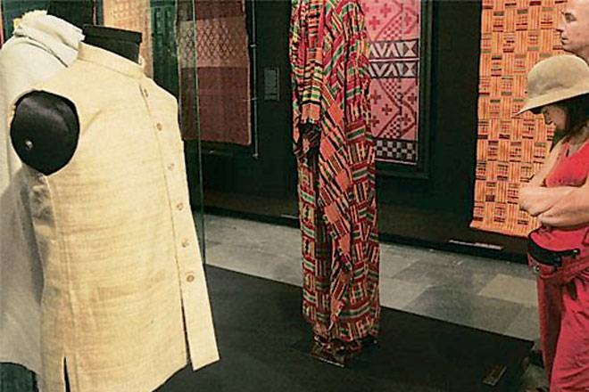 Govt eyes MoUs, fairs abroad to promote Khadi