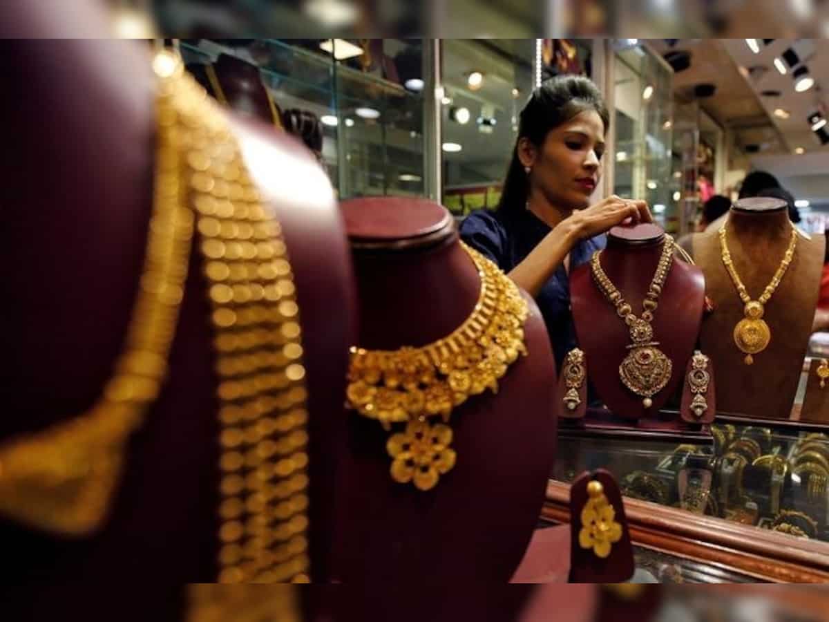 Gold above Rs 31,000 on firm global cues,