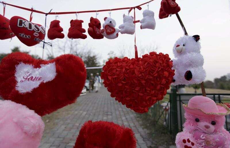 Merchandise sellers, startups gear up to tap love in the air