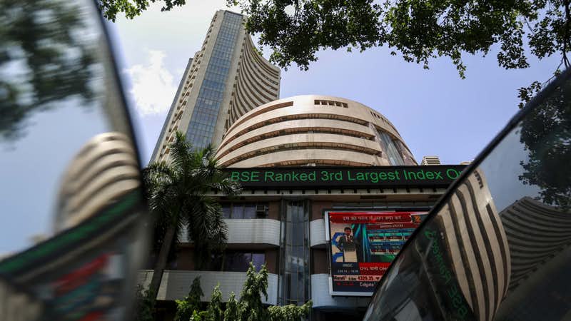 FAST MONEY: Markets to open higher; key buy and sell ideas for today's trade