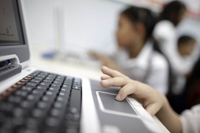 Internet users in India likely to top 500 million by June 2018