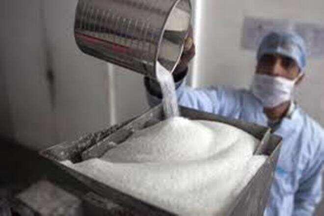 Sugar eases on reduced demand