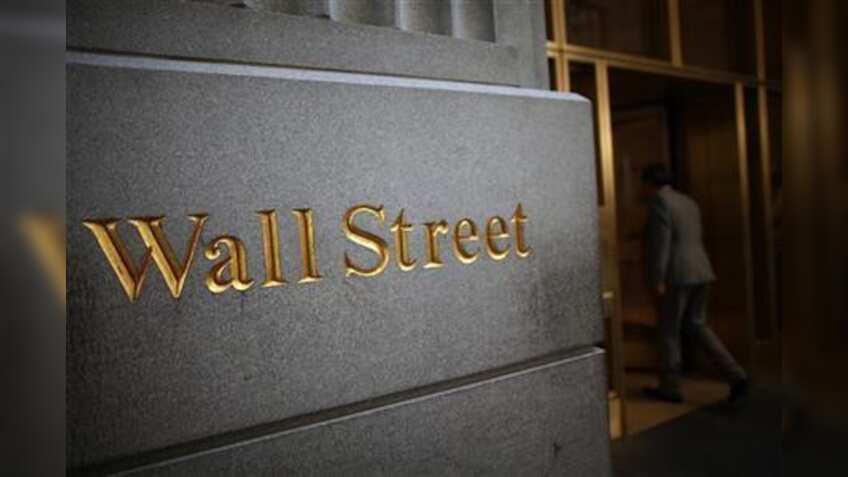 Tech stocks boost Wall St ahead of Fed minutes
