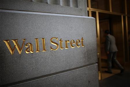 Tech stocks boost Wall St ahead of Fed minutes