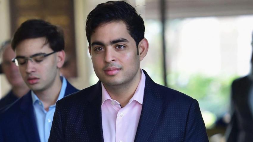 Akash Ambani engagement photo: Shloka Mehta, Mukesh Ambani others at event; Watch video