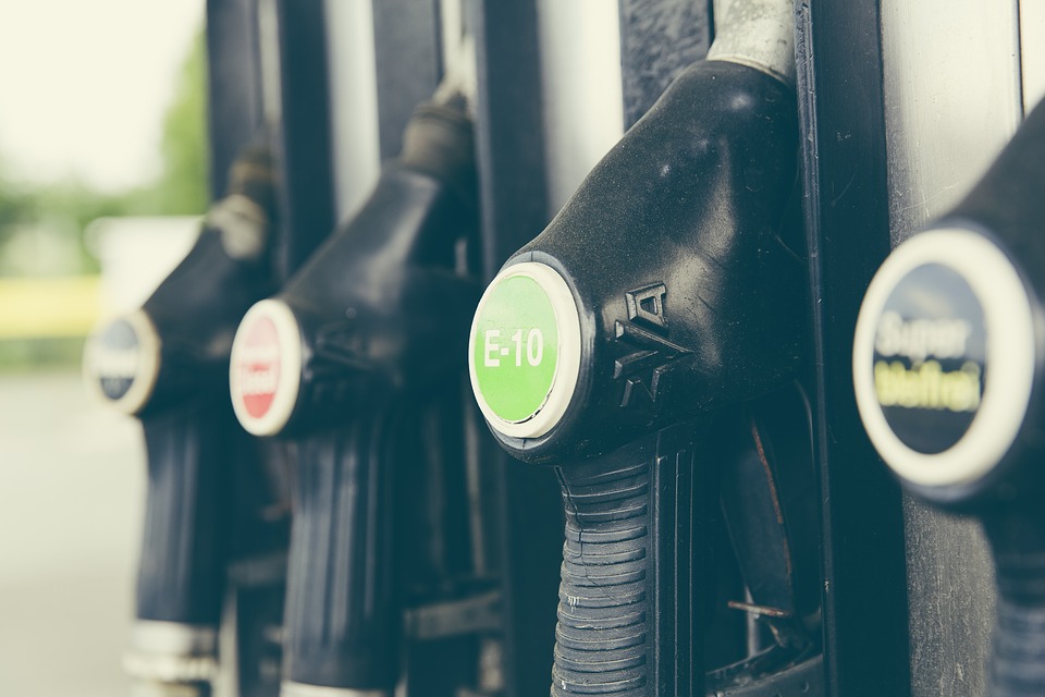 Petrol price in India today: Global crude tumbles;