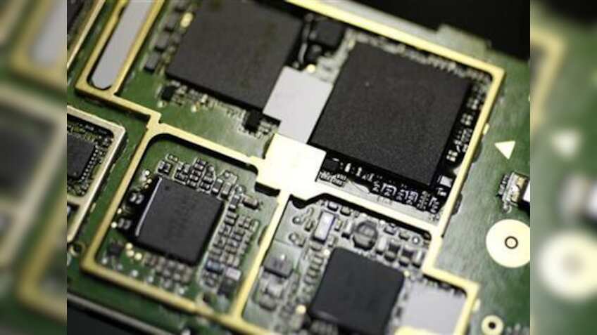 Govt may impose 10% import duty on mobile motherboards