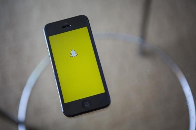 Snapchat trolls Facebook with Russian bot filter