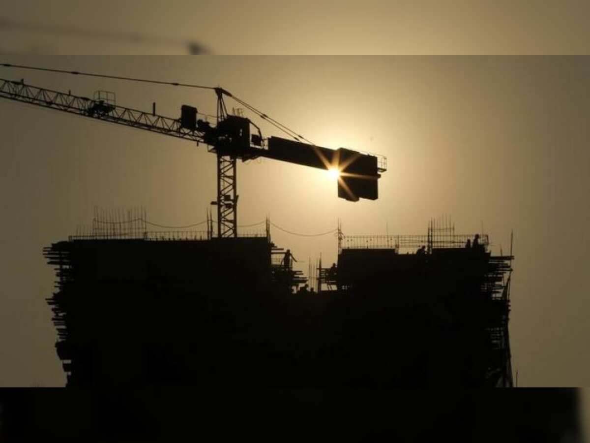 Services PMI back on growth track in March;