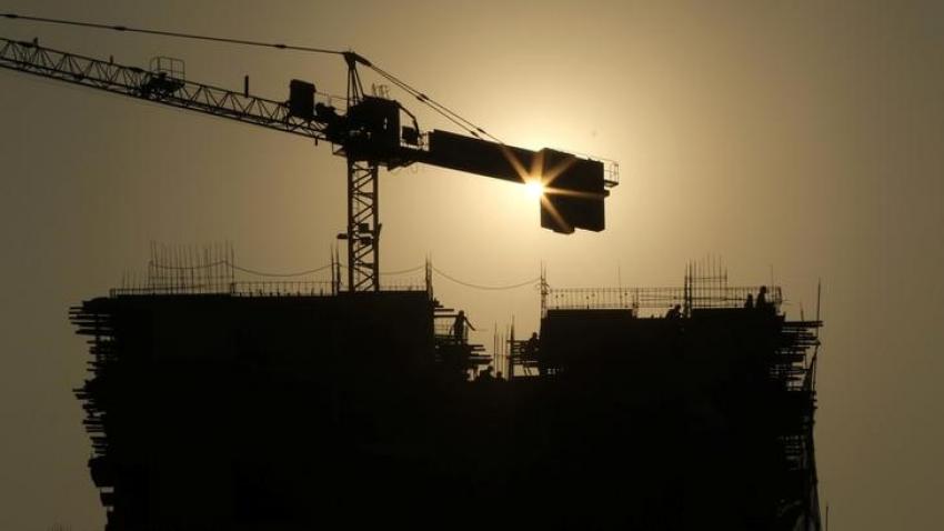 Services PMI back on growth track in March;