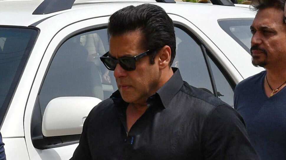 Salman Khan get's bail in blackbuck poaching case: relief for Bollywood, elated fans storm Twitter 