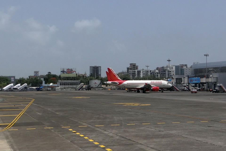 Mumbai Airport shutdown hits passengers as 120 flights cancelled or rescheduled; SpiceJet scraps 70 flights, Air India 34