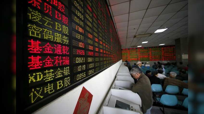 Asian markets mixed, oil prices slip amid Syria fallout