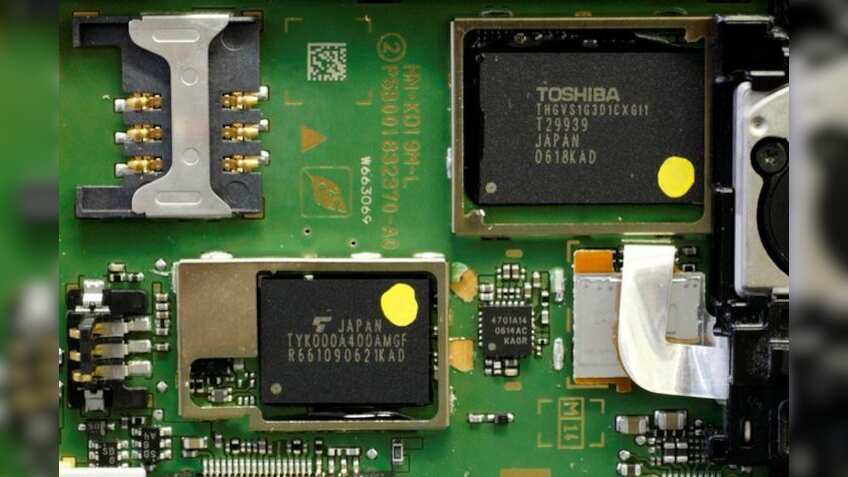 Toshiba eyes cancelling chip unit sale if no China approval by May