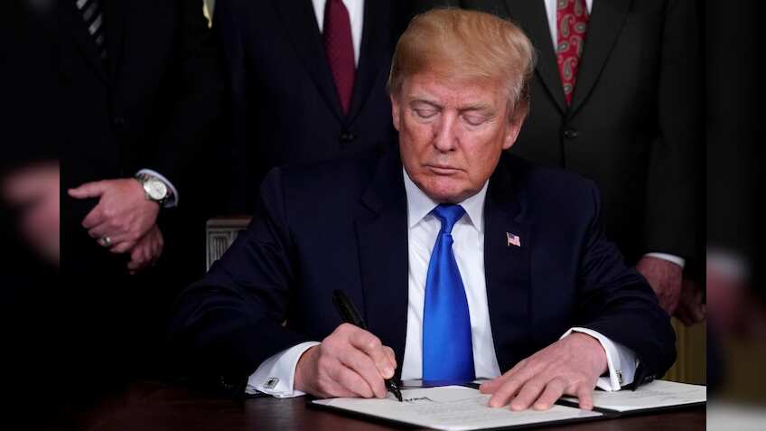 US-China trade war to hurt global growth, says EIU