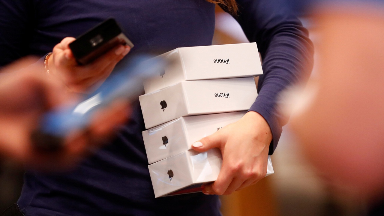 Discounted mobile phones on e-commerce sites caused 2 lakh people to lose jobs: ICA