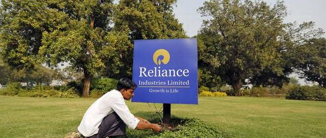 Reliance Industries share price at record high ahead of Q4 FY18 results; stock crosses Rs 1000 mark