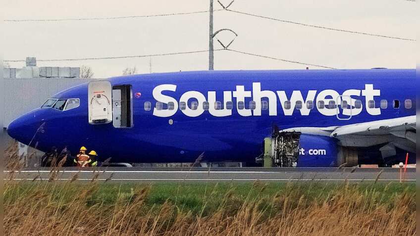 Southwest flight makes emergency landing in Cleveland with cracked window