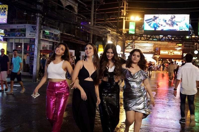 Veere Di Wedding box office collection day 2: Kareena Kapoor, Sonam Kapoor starrer bags Rs 12.25 cr