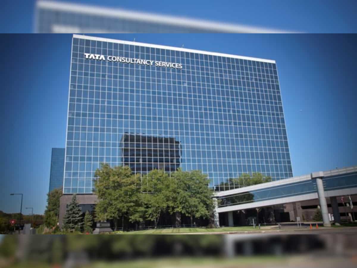 Should you buy TCS shares ahead of buyback?