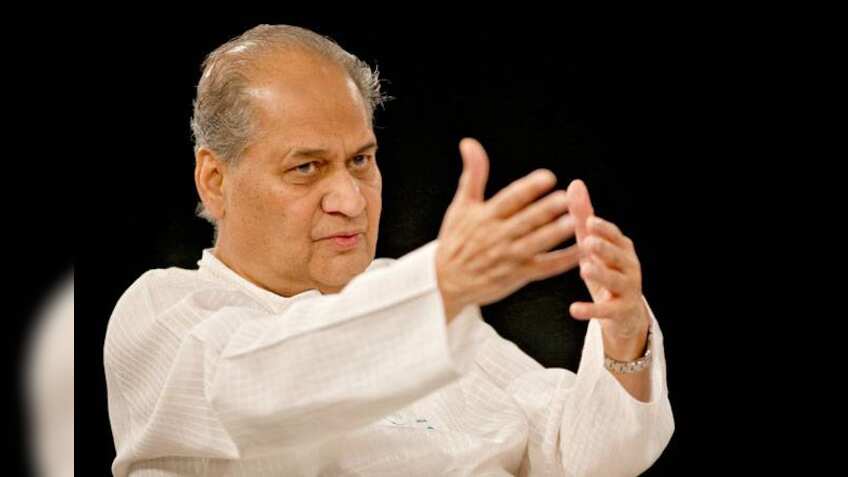 Big setback for Rahul Bajaj as 'Commuters' ditch Bajaj Auto bikes 