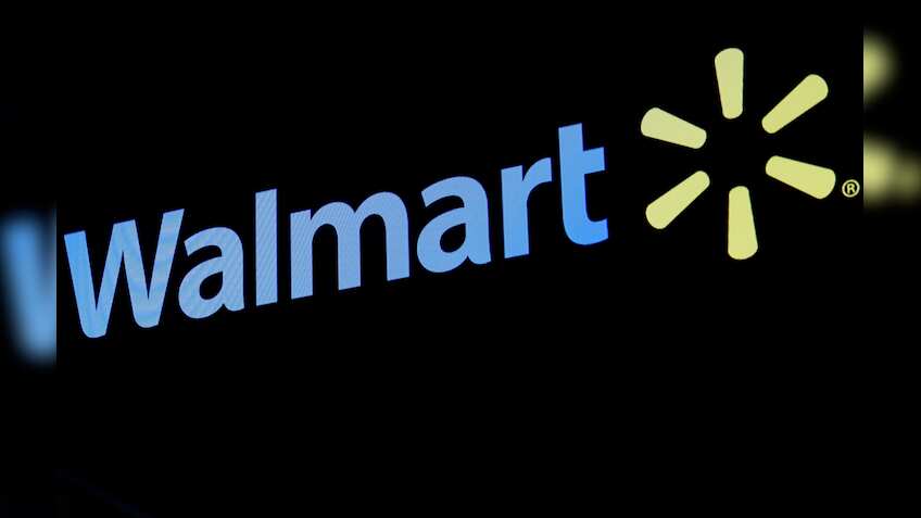 Traders protest against Walmart-Flipkart deal