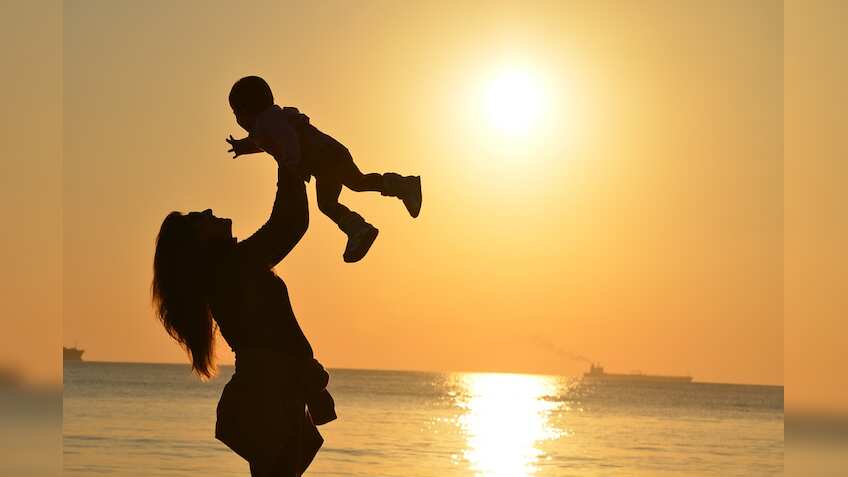 Maharashtra govt to give 180-days paid maternity leave for state employees