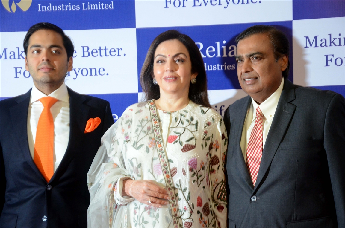 On JioPhone, Facebook, YouTube, WhatsApp blackout to be lifted starting August 15