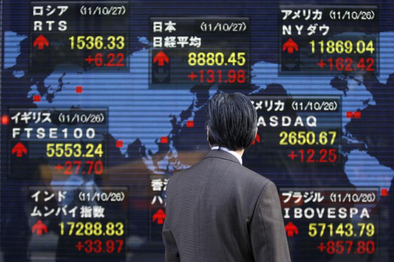 Asian markets sag on trade war fears, dollar