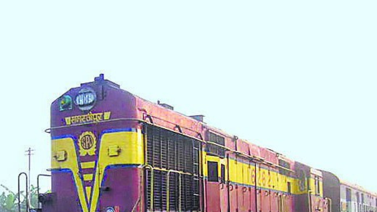 CAG criticises govt for awarding diesel locomotive factory contract to GE