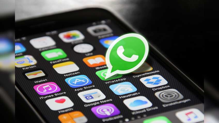WhatsApp rolls out  'Forwarded' tag, forward limit for messages for its iOS users