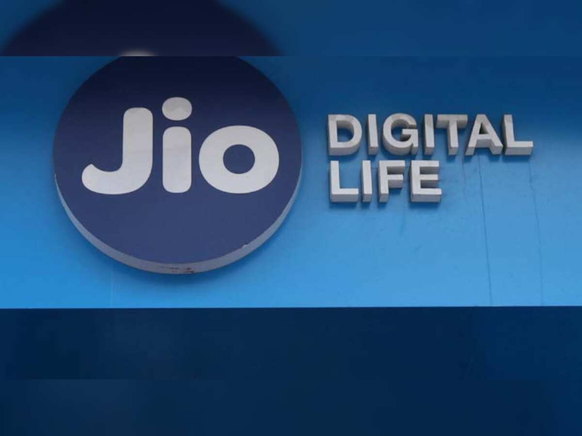 Reliance Jio leads India feature phone market in