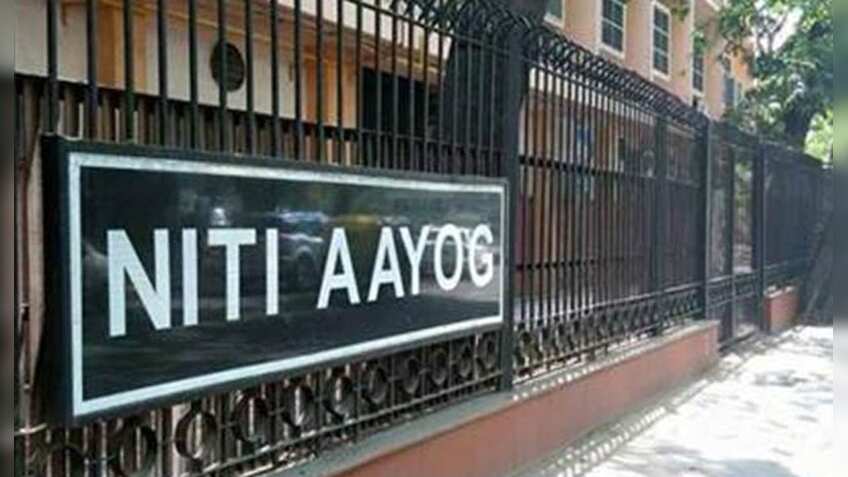 Slash import duty, GST rate on gold, says Niti Aayog 