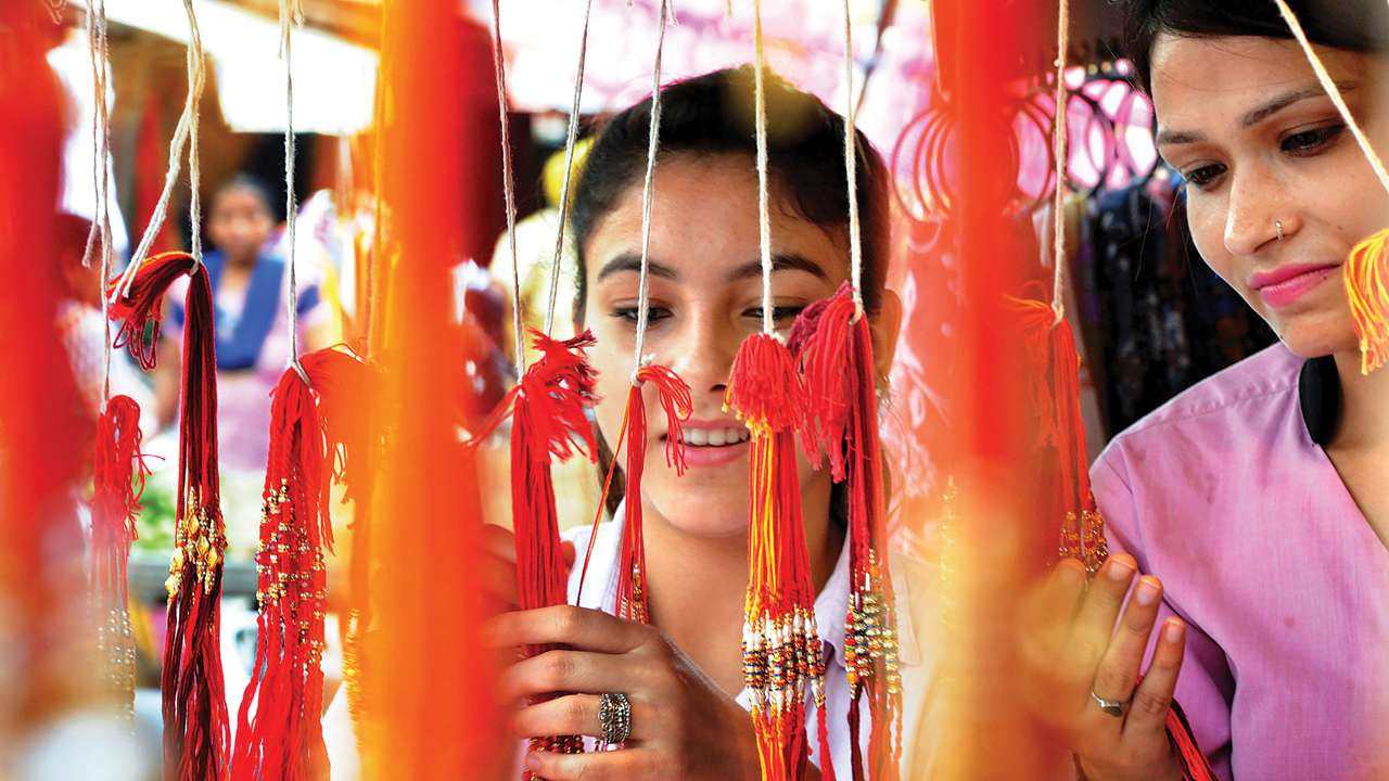 10 Happy Raksha Bandhan gifts for sisters