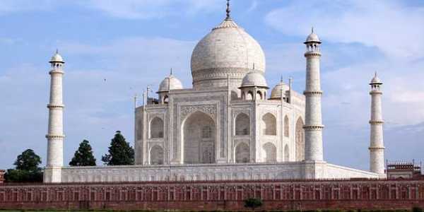 Smart City or Heritage City? That seems to be Agra's dilemma