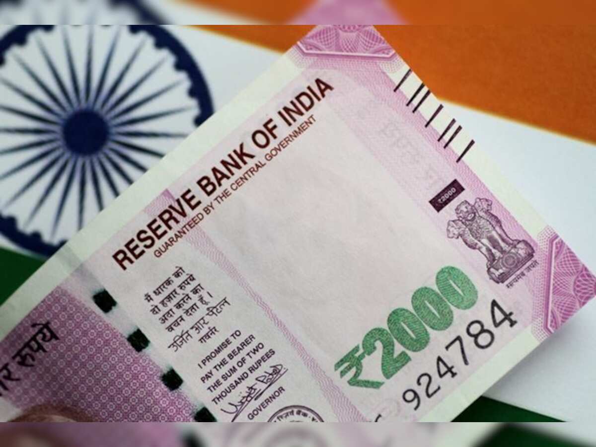 Rupee sinks to new low of 70.52, slumps