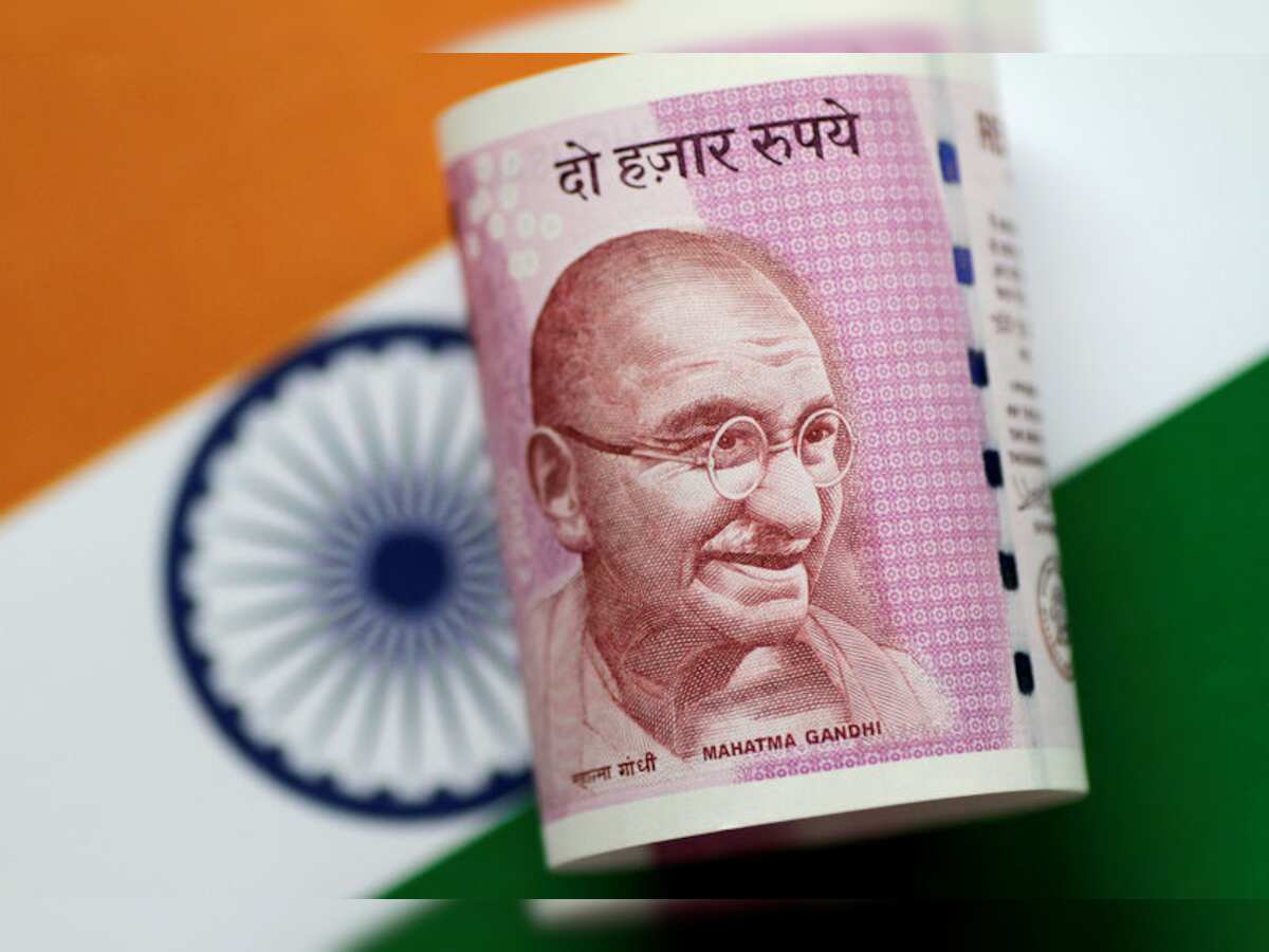 Indian Rupee plunges 26 paise; hits 71-mark against