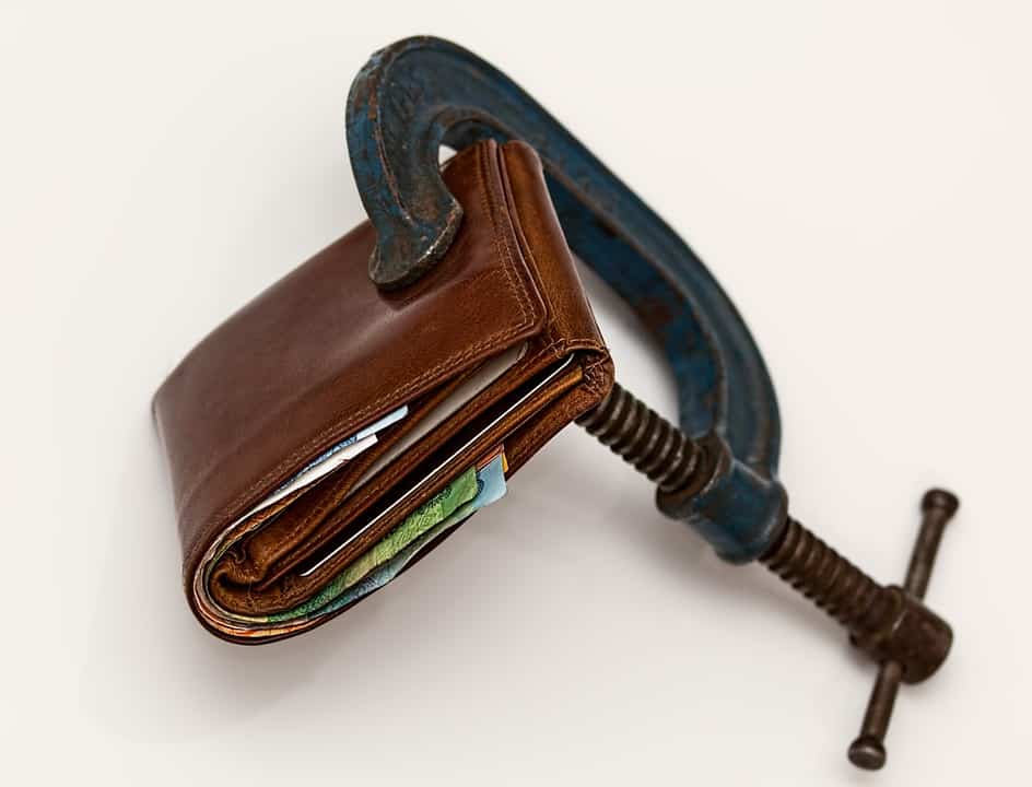 Suffer from financial stress? Here are 4 mistakes you must not make