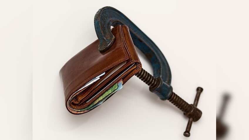 Suffer from financial stress? Here are 4 mistakes you must not make