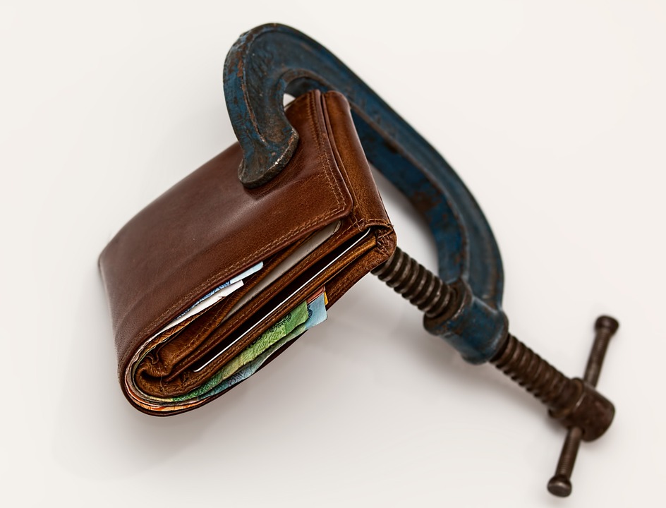Suffer from financial stress? Here are 4 mistakes you must not make
