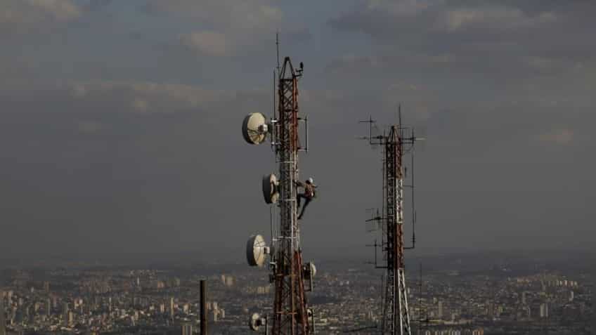 Aadhaar, SIM linking: Getting one will be frustrating now; Airtel, Reliance Jio, Idea face this problem