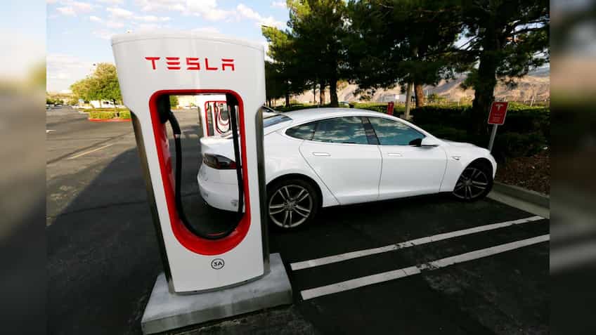 Elon Musk, ordered to defend fraud settlement, takes aim at SEC