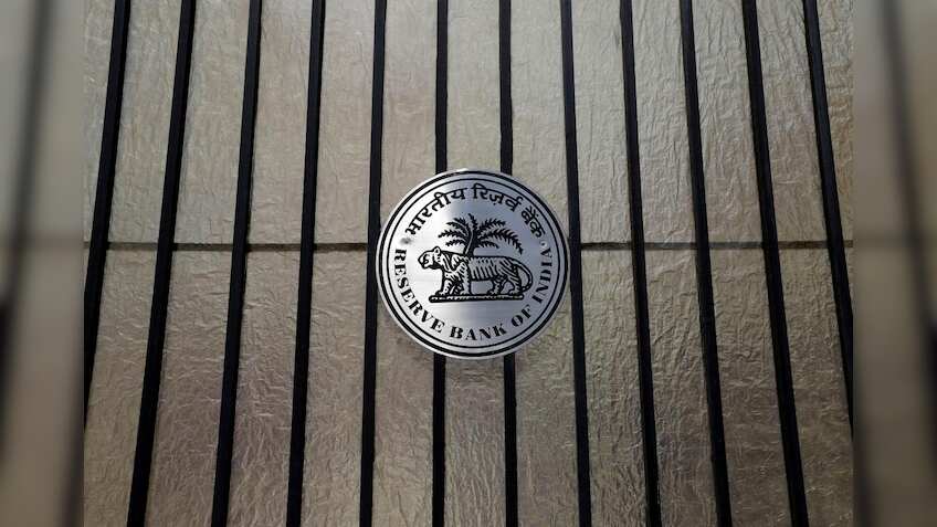 Rupee slumps to all-time low of 73.76 as RBI holds rate
