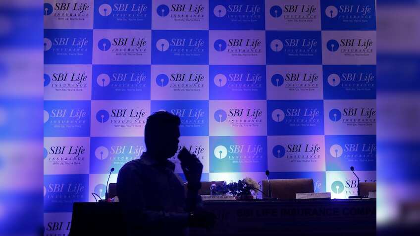 Fund raising via IPO slumps 53% to Rs 12,470 crore in Apr-Sep FY19